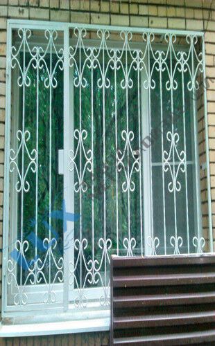 защитная решетка на двустворчатое окно